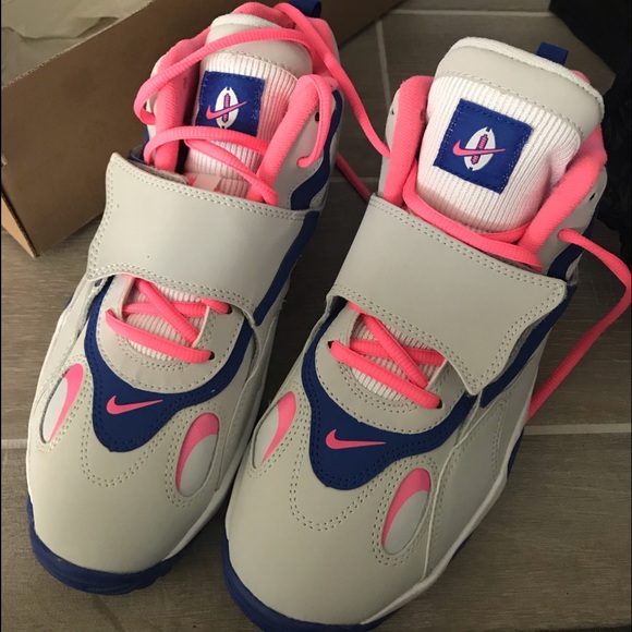 Nike’s !!! - Picture 1 of 3